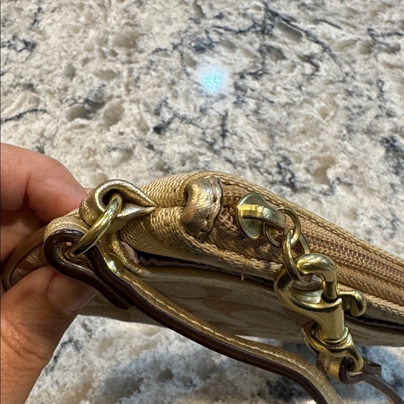 COACH SIGNATURE C Tan Wristlet With Leather Trim And Signature Pattern - Picture 10 of 11